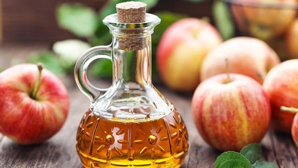 شرب خل التفاح قبل النوم سيغير حياتك للأبد