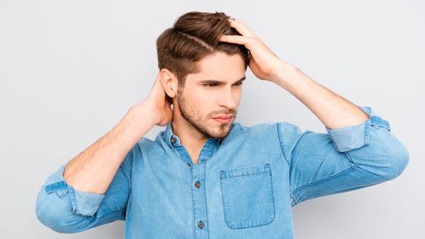 كيف تعالج قشرة الشعر بطرق طبيعية؟
