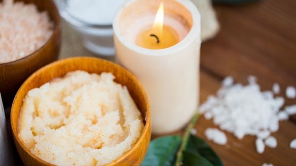 ملمع الجسم بالعسل والفانيليا