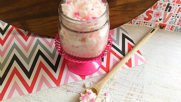 جميلة البوابة: مقشر عيد الحب لبشرة رائعة