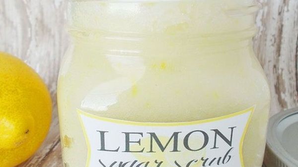 مقشر الليمون وجوزالهند لتبييض اليدين