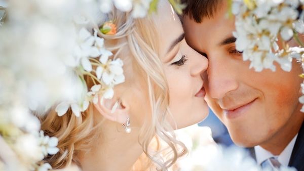 يبدو ان ارتفاع درجات الحرارة يلهب المشاعر