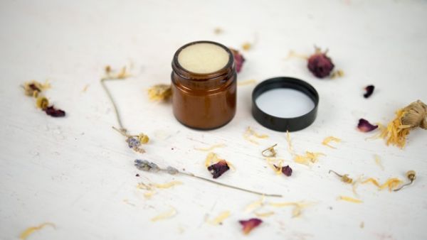 اصنعيه بنفسك: مصل للوجه بخلاصة "بريمروز"