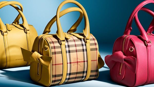 تعرفي على اجمل 5 حقائب من بربري واسعارها