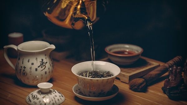 استخدمي الشاي الأخضر الطازج قدر الامكان 