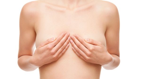 التدليك اليومي بالكريم المرطب يمنع ترهل الجلد ويزيد من مرونته