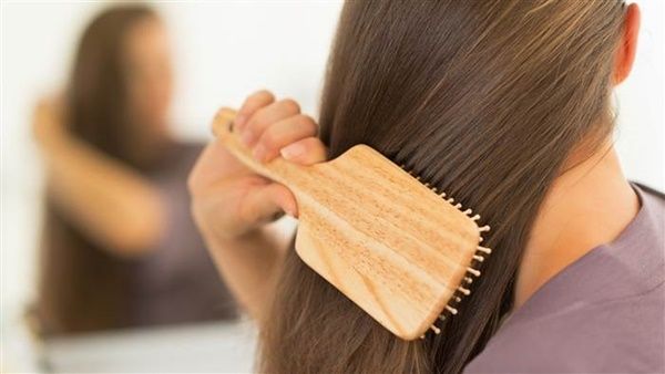 فرشاة الشعر يمكن أن تساعد أو نضر شعرك