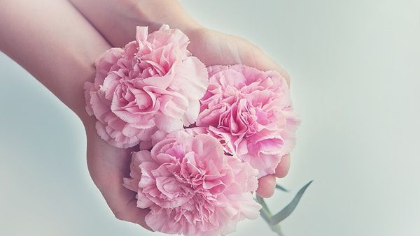 تبييض اليدين باستخدام بيكربونات الصوديوم  