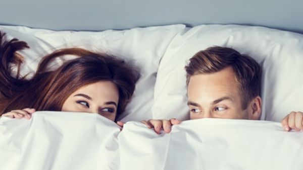 الجنس يحسن المزاج، يعزز الطاقة ويزيد الكفاءة