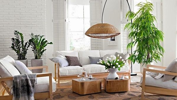 تجنب وضع المقاعد أو الكنب مع ظهورها الى الباب تجنب وضع المقاعد أو الكنب مع ظهورها الى الباب