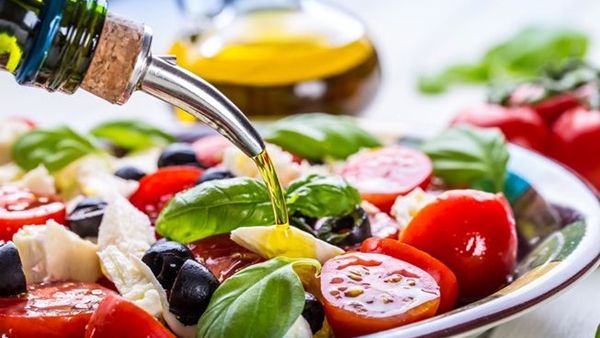 زيت الزيتون البكر يساهم في خفض مخاطر الإصابة بأمراض القلب