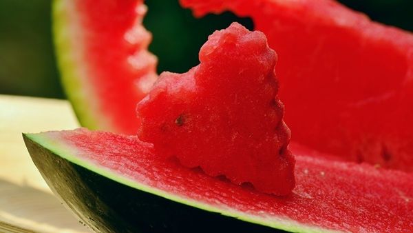 كيفية استخدام البطيخ لنمو الشعر