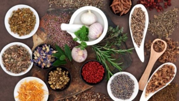 جرب العلاجات الطبيعية كبديل للادوية 