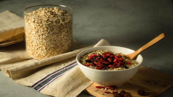 5 أطعمة تساعد على حرق دهون البطن