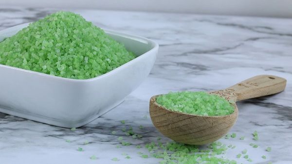 أملاح الإبسوم بالزيوت العطرية للاسترخاء