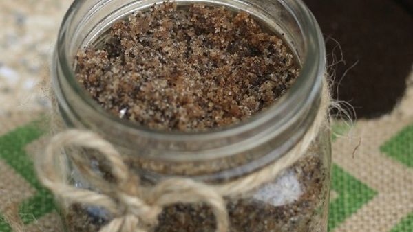 اصنعيه بنفسك: مقشر السكر بالنعناع والقهوة