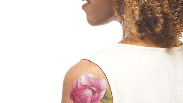 وشم رائع بألوان حيوية