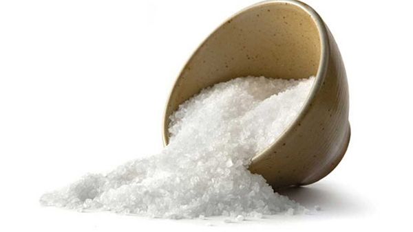 زيادة كمية الصوديوم ترفع الضغط بما يؤثر سلبيا على القلب والمخ والكليتين زيادة كمية الصوديوم ترفع الضغط بما يؤثر سلبيا على القلب والمخ والكليتين