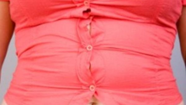 إذا كانت حافة الازرار لا تنطبق على الحافة المقابلة فهذا مؤشر على أن الملابس ضيقة!