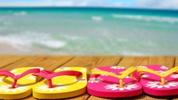 النعل المطاطي ضروري للشواطئ والبرك