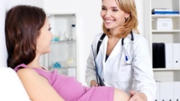 يجب مراجعة الطبيب بانتظام  لمعرفة الوزن والحالة الصحية للجنين 