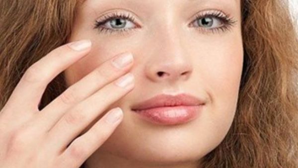 استعملي كريم وقاية من الشمس قبل الماكياج