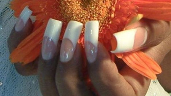 الأظافر الصناعية تحمل البكتيريا والفطريات المسببة للأمراض 