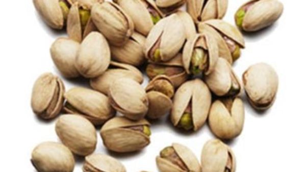 الفستق يحتوي على مادة تسحن من مستوى الكولسترول الجيد