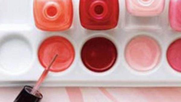 طلاء الوردي الساحر