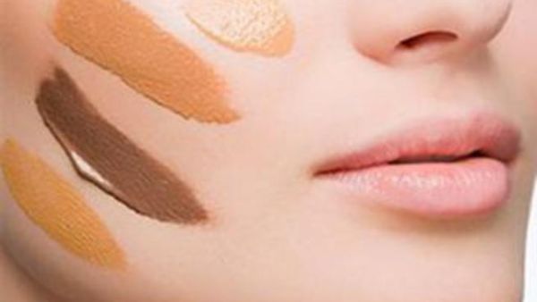 اختيار كريم اساس بظلال دافئة لفصل الخريف