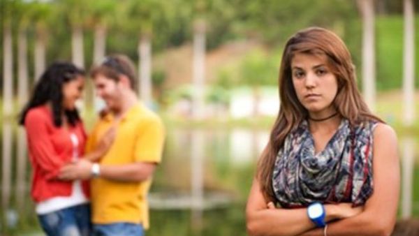 4 أسباب لعدم التخلي عن صديقتك لأجل رجل