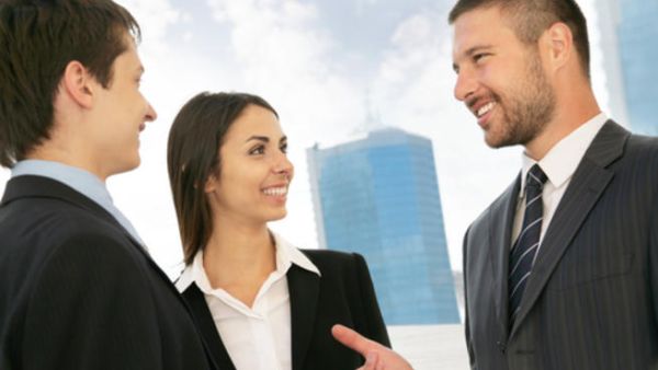 كيف تستمتع بالمناسبات الإجتماعية بدون خوف؟