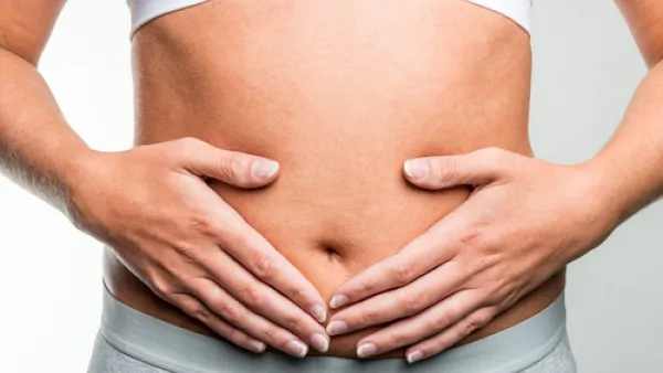 تناول وجبات ذات سُعرات حراريّة أقلّ بحيث تكون نباتيّة بشكلٍ أساسيّ