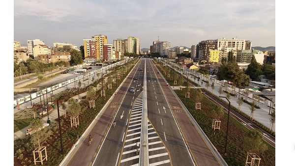 بلغ إجمالي المشاريع التي مولها صندوق أبوظبي للتنمية في ألبانيا ثلاثة مشاريع تنموية في قطاعات مختلفة وبقيمة اجمالية بلغت حوالي 424 مليون درهم. بلغ إجمالي المشاريع التي مولها صندوق أبوظبي للتنمية في ألبانيا ثلاثة مشاريع تنموية في قطاعات مختلفة وبقيمة اجمالية بلغت حوالي 424 مليون درهم.