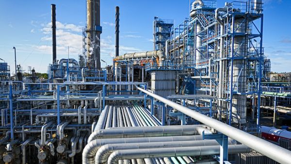 According to Mohammad Hassan Adeli, former secretary general of the Gas Exporting Countries Forum, sanctions are one of the main reasons for Iran’s failure in its gas export policy. (Shutterstock)