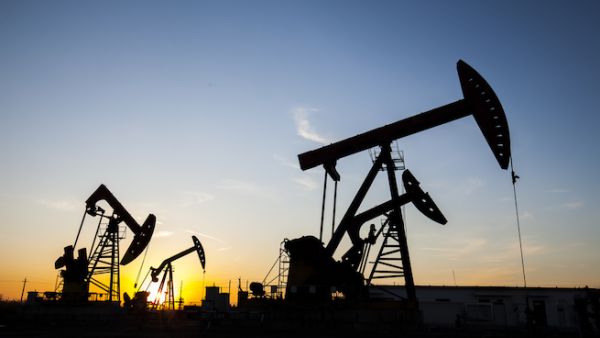 The two sides stressed cooperation in technology transfer and exchanging the know-how in the field, as well as the possibility of investment by Omani companies in the Islamic Republic’s upstream oil and gas sector. (Shutterstock)