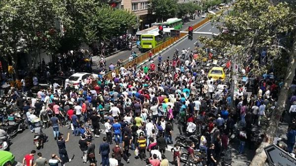 Iranian protesters in central Tehran on June 25, 2018. (AFP Photo/Atta Kenare)