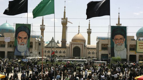 ألزم أوروبا تحديدا بأن "تتعهد بأن لا تطرح قضية البرنامج الصاروخي والنفوذ الإقليمي للجمهورية الإسلامية الإيرانية