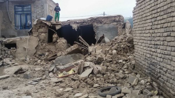 The earthquake caused extensive damage to houses and other buildings. (Twitter)