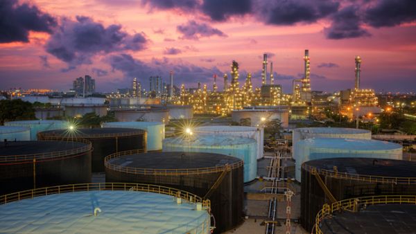 The IMF said the Iranian economy was now expected to contract over the next two years "on account of reduced oil production, before returning to modest positive growth in 2020–23". (Shutterstock)