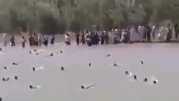 Dozens of Iraqis flee violence in Fallujah. (credit: Twitter/@Ashikan251) Dozens of Iraqis flee violence in Fallujah. (credit: Twitter/@Ashikan251)
