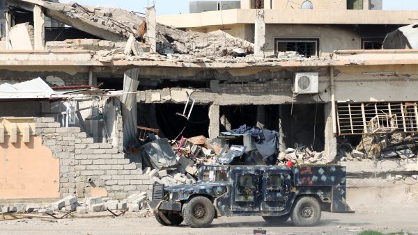The UN has warned that about 600,000 people remain in the areas of west Mosul held by Daesh, including 400,000 who are "trapped" in the Old City under siege-like conditions. (AFP)
