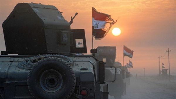 Pro-government Iraqi forces south of Hawijah, on 10 October 2016 prepare to retake Mosul (AFP) Pro-government Iraqi forces south of Hawijah, on 10 October 2016 prepare to retake Mosul (AFP)