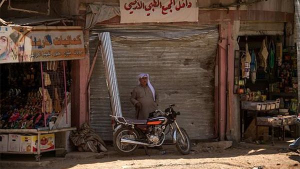 West Mosul residents start mammoth task of rebuilding. (AFP)