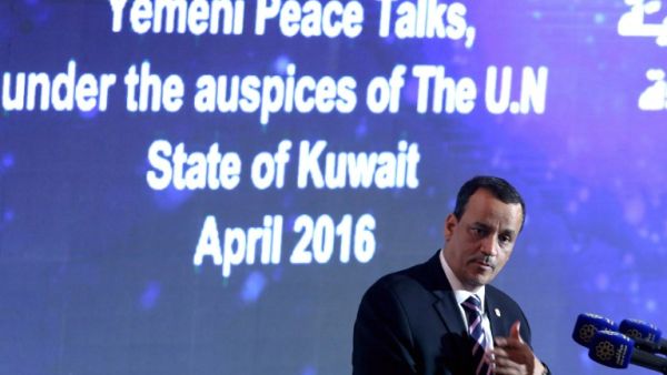 Ismail Ould Cheikh Ahmed, UN special envoy to Yemen, at the beginning of the peace talks in Kuwait. (AFP/File)