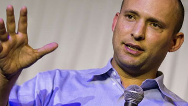 رئيس الحزب القومي المتطرف (البيت اليهودي) نفتالي بينيت