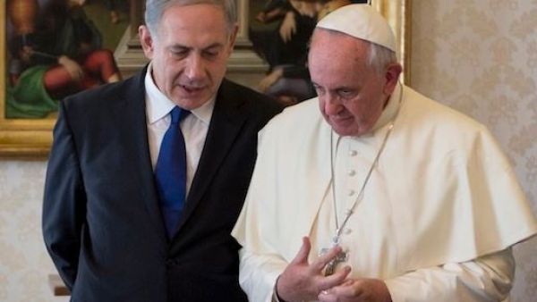 Israeli Prime Minister Benjamin Netanyahu with Pope Francis at the Vatican. [jewishjournal]