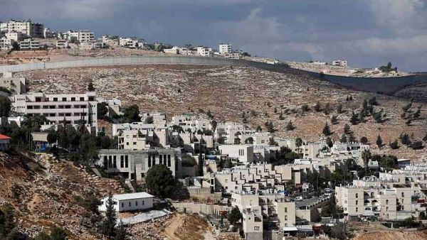 A picture of an Israeli settlement. [AFP/Getty/Ahmad Gharabli]