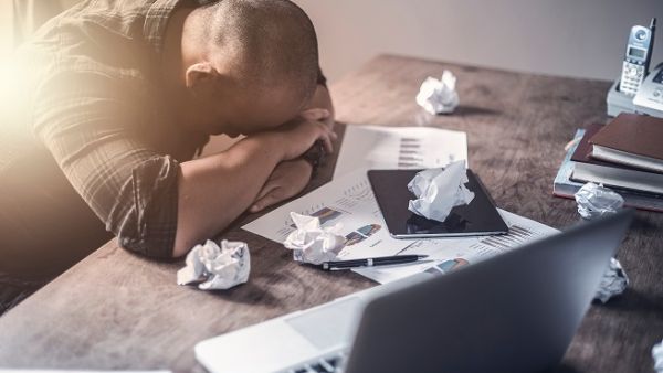 Long hours, tough deadlines and difficult peers getting you down? Here are some tips on how to cope with stress in the workplace. (Shutterstock)