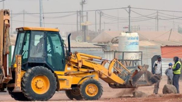 Syrian labourers are seen at Zaatari camp earlier this year. The majority of these workers are reluctant to join the formal labour market, officials have said. (JT)